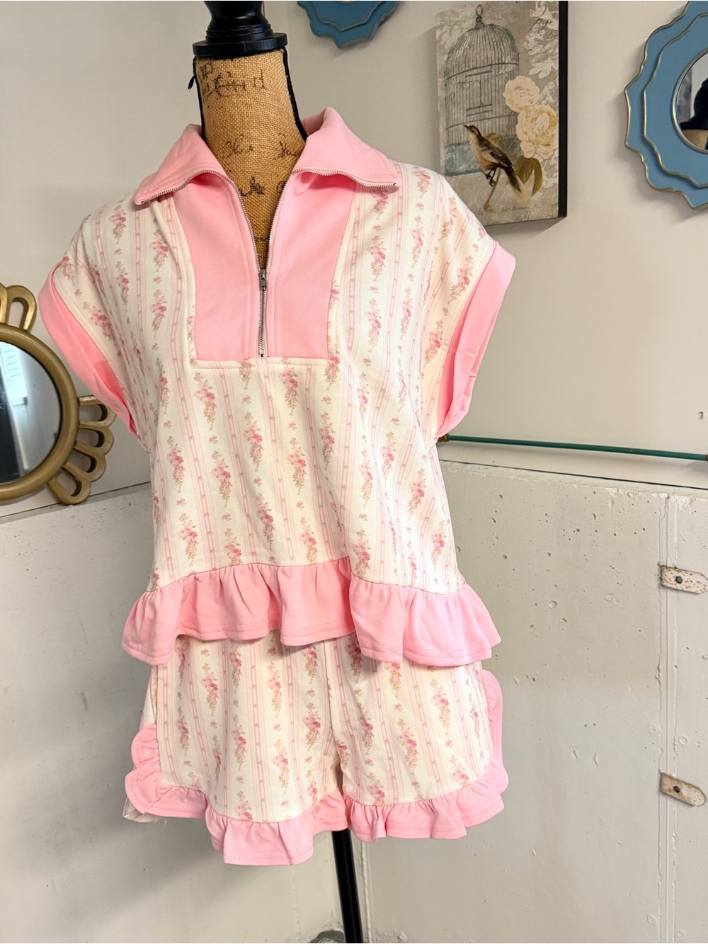 Rosy Coquette Ruffle Set - Picture 3 of 6